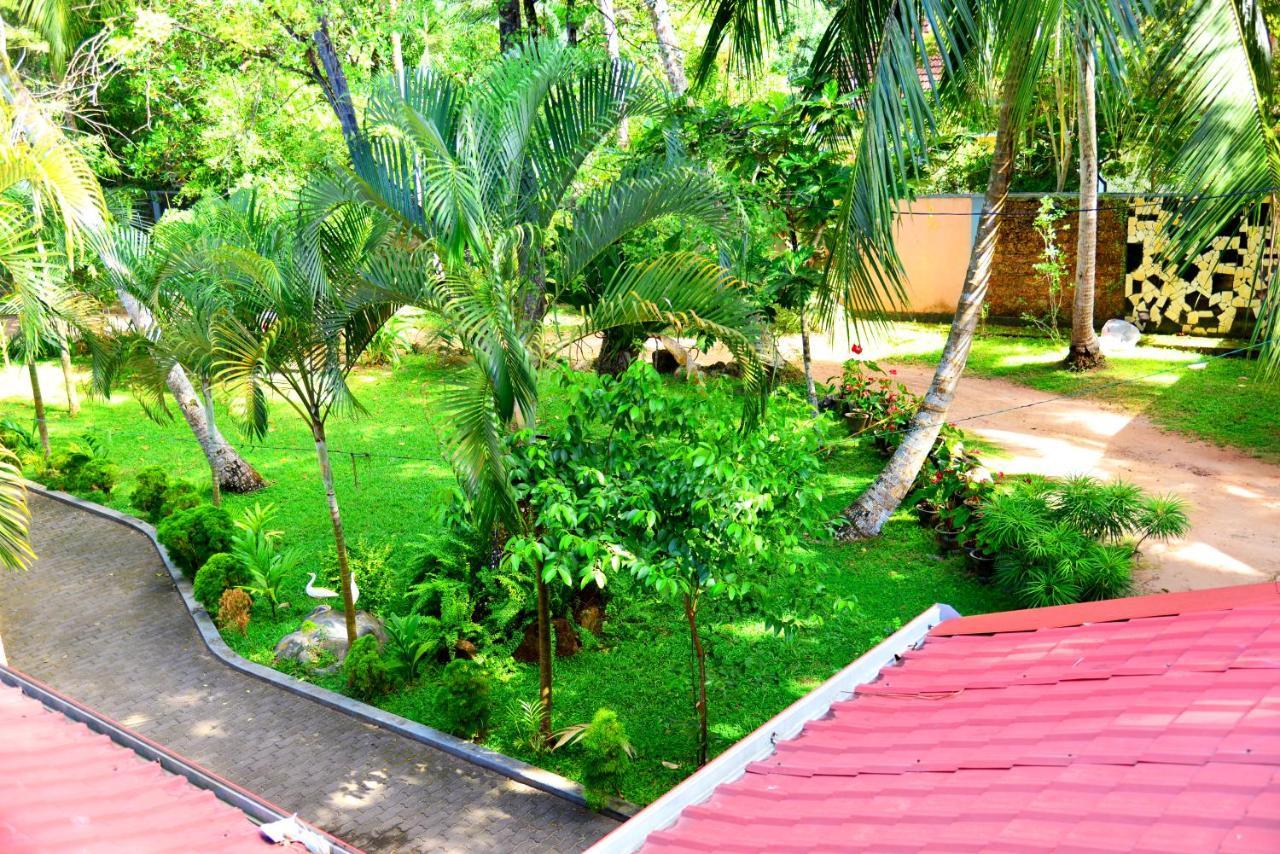 Little Villa Hotel Wadduwa Bagian luar foto